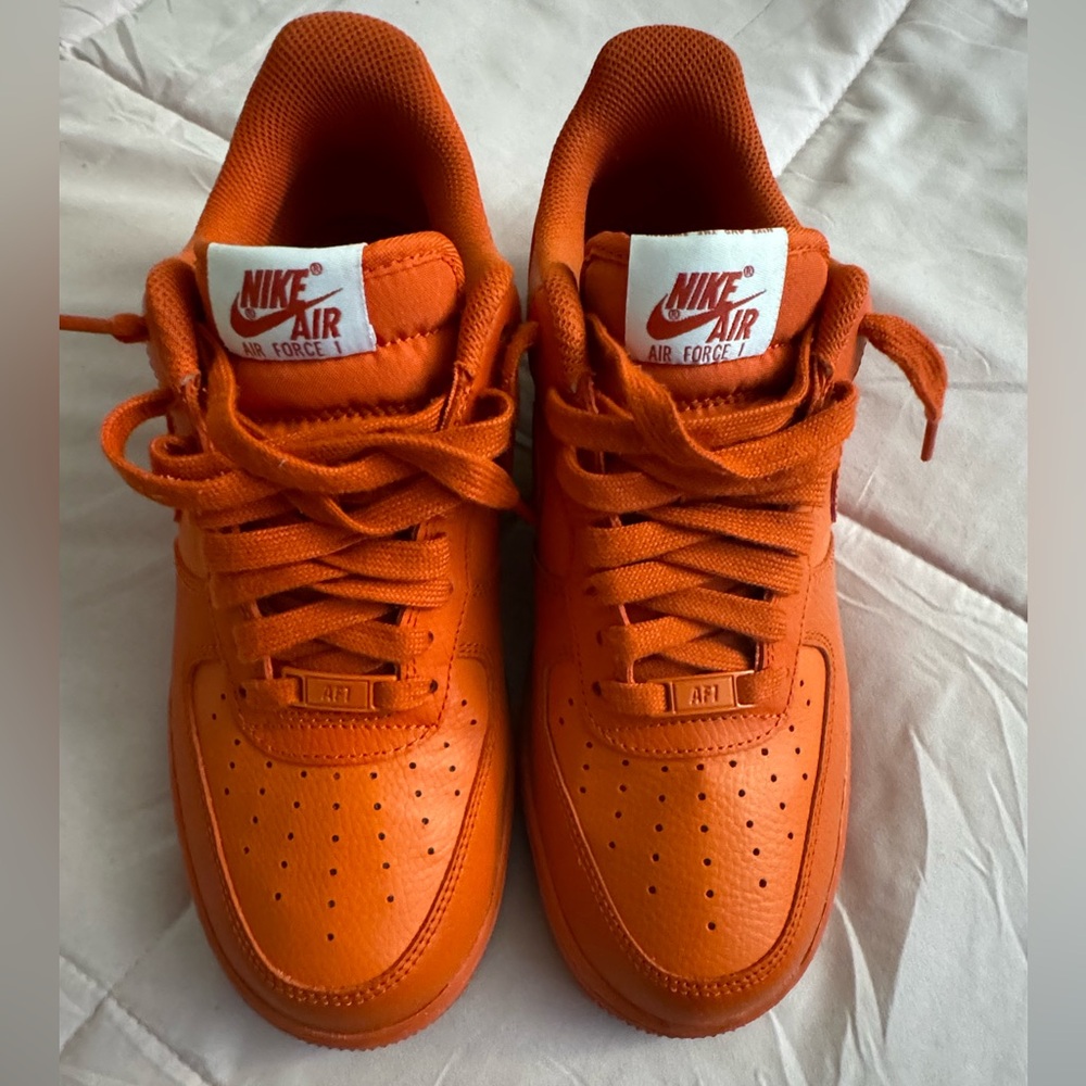 EUC‼️Nike Air Force 1 Low Triple Orange Shoes Wmns 9.5 Mens 11 AF1 DZ4442-800
